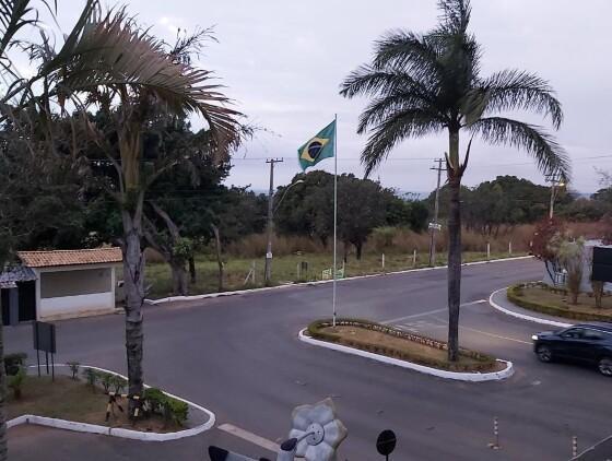 polêmica entre 